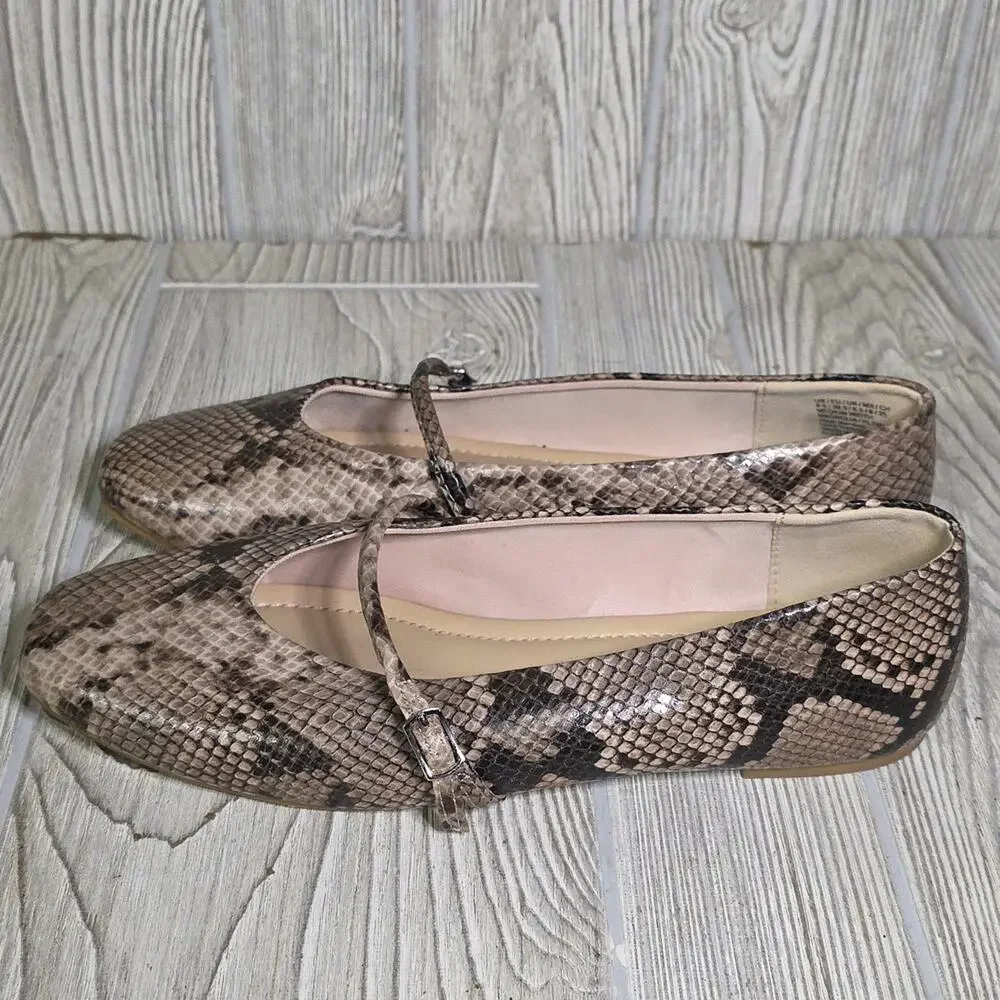 Kenneth Cole pre owned